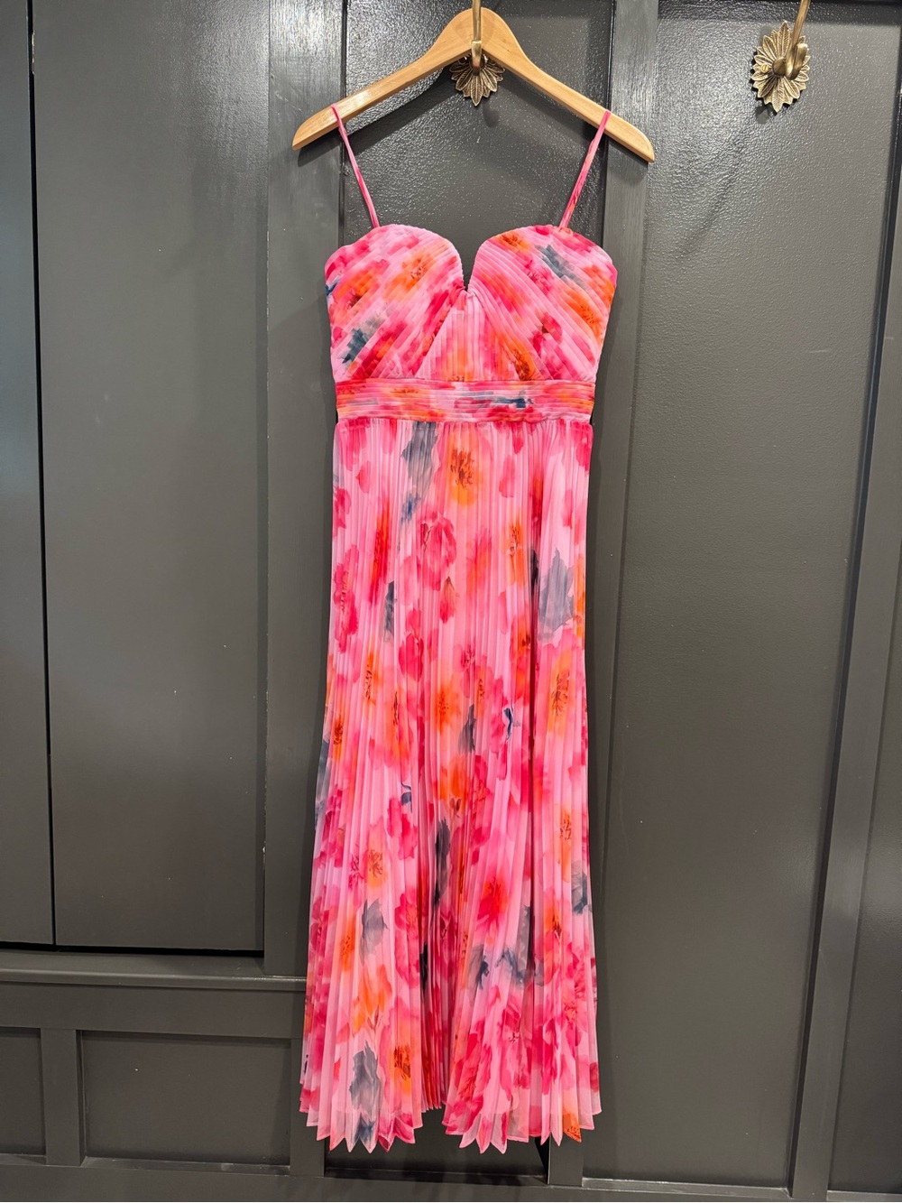 ASTR The Label Bayley Pink Floral Pleated Maxi Dress